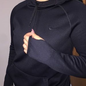 Nike therma-fit All-Black pullover hoodie